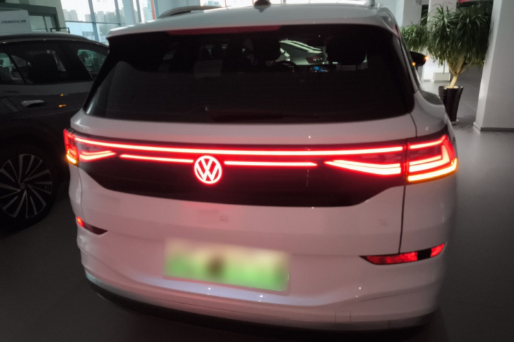 Volkswagen ID.6 X 2023 car image #6