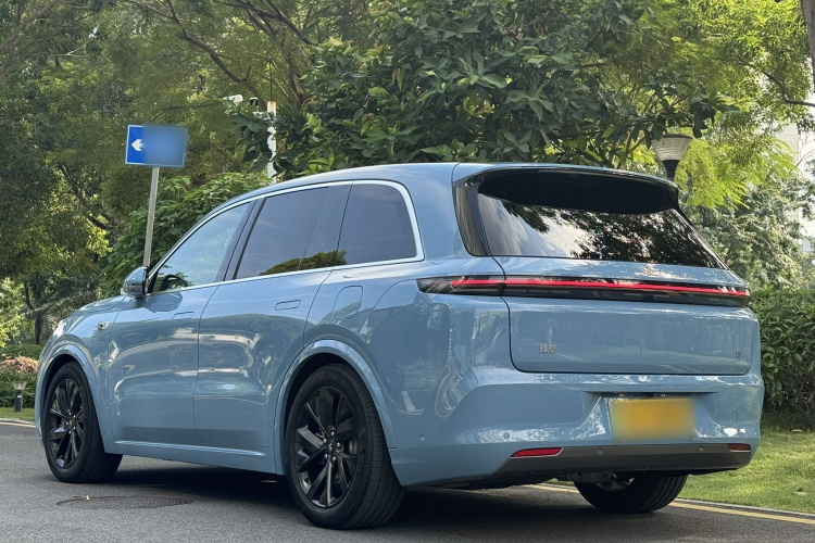 Li L8 2023 изображение автомобиля #6