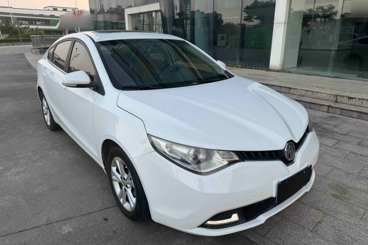 MG GT 2017 car image #6