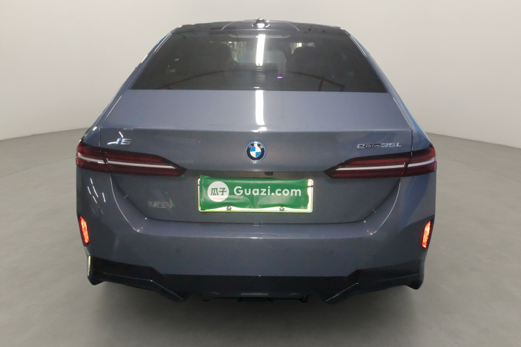 BMW i5 M60 2024 car image #6