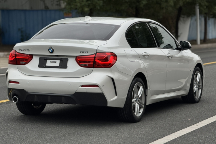 BMW 1 Series M 2019 immagine di auto #6