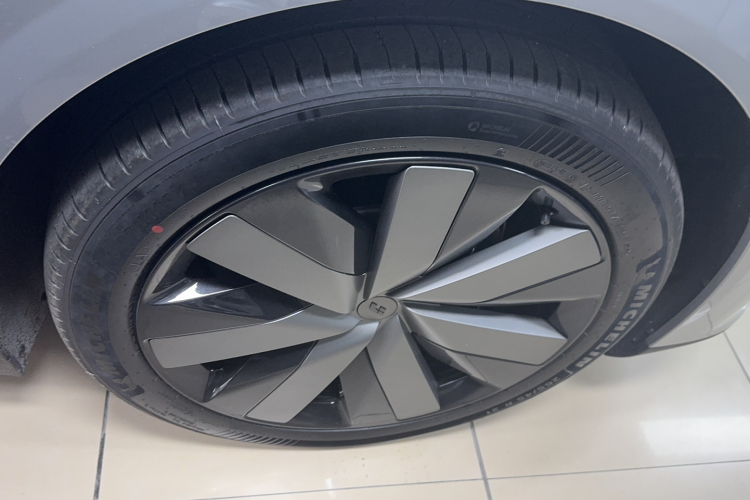 理想汽车 理想i6 2025 汽车图片 #6