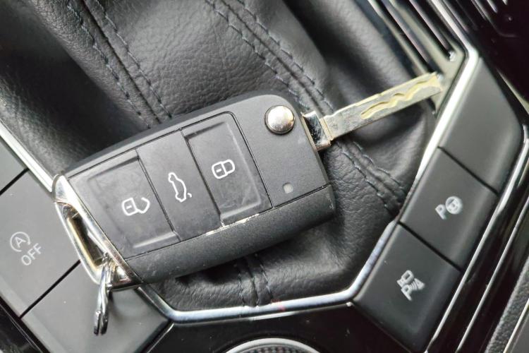 Volkswagen Tayron X 2020 immagine di auto #6