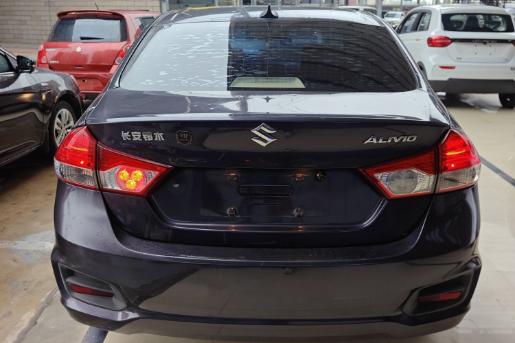 Suzuki Ciaz 2016 изображение автомобиля #6