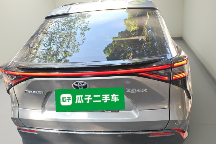 Toyota bZ4X 2023 immagine di auto #6