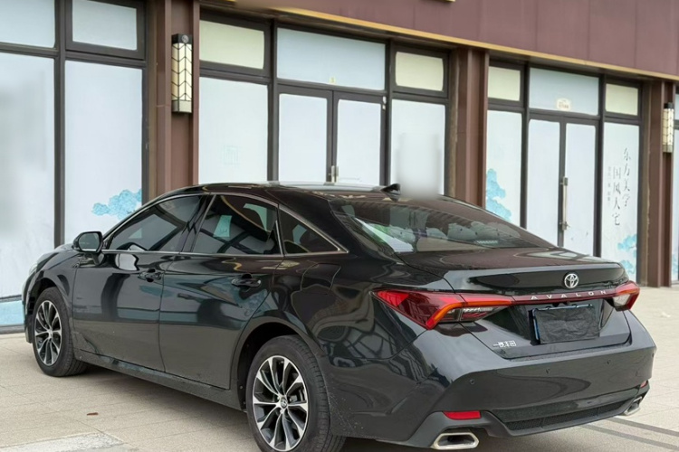 Toyota Avalon 2024 car image #6