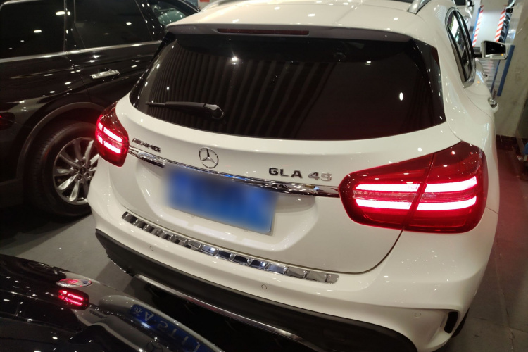 Mercedes-Benz GLA AMG 2017 car image #6