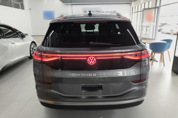 Volkswagen ID.6 X 2023 car image #6