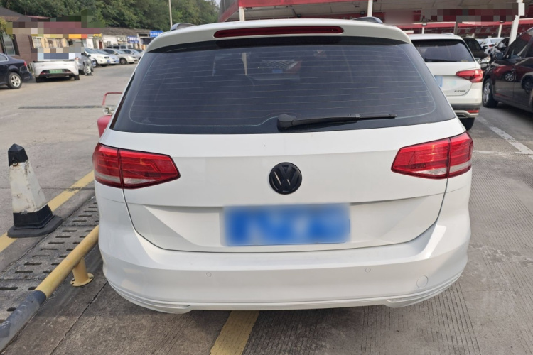 Volkswagen Passat Variant 2017 immagine di auto #6