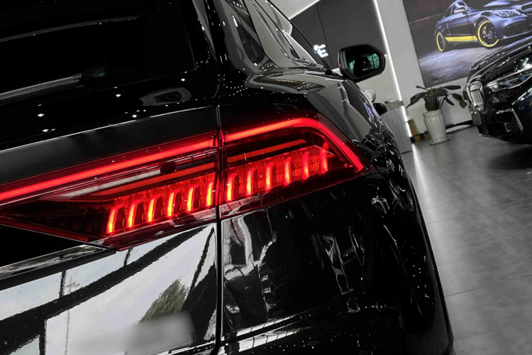 Audi Q8 2023 car image #6