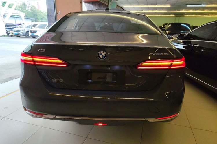 BMW i5 M60 2024 #6 BMW i5 M60 2024 car image #6