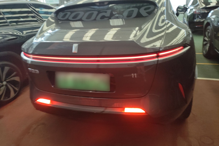 Avatr 11 2022 car image #6