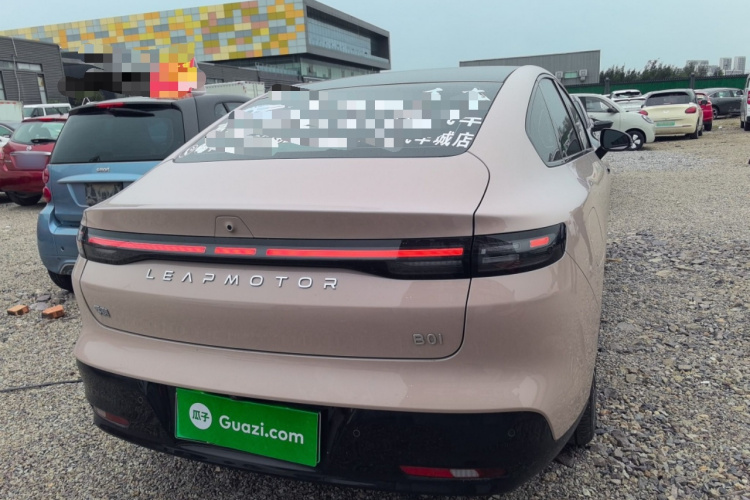 零跑汽车 零跑B01 2025 汽车图片 #6