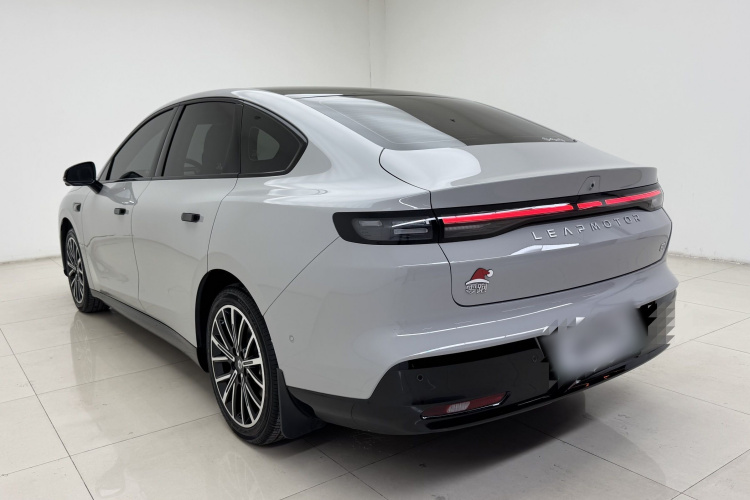 零跑汽车 零跑B01 2025 汽车图片 #6