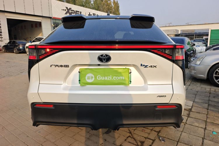 Toyota bZ4X 2022 immagine di auto #6