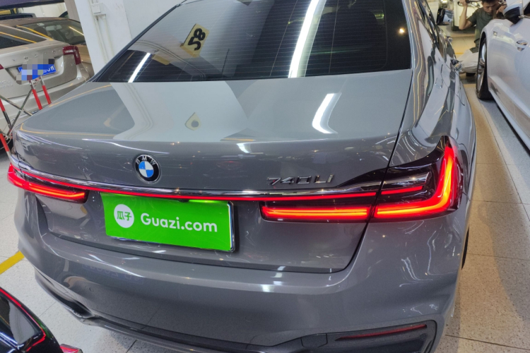 BMW M760Le 2021 car image #6