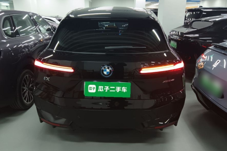 BMW i5 M60 2022 car image #6