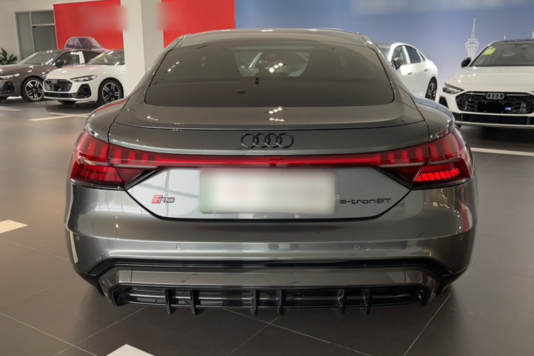 Audi RS e-tron GT 2024 car image #6