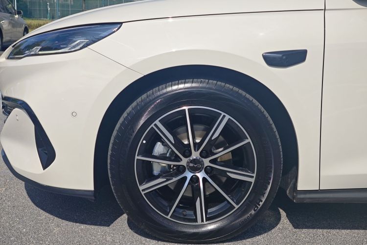 BYD Seal 06 DM-i 2025 immagine di auto #6