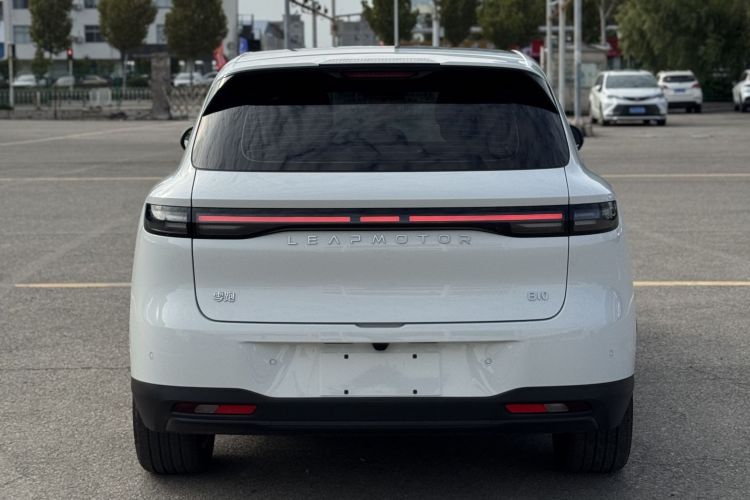 零跑汽车 零跑B10 2025 汽车图片 #6