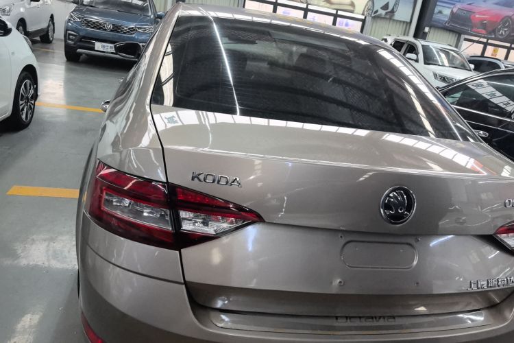Skoda Octavia 2018 #6 Skoda Octavia 2018 car image #6