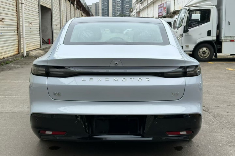 零跑汽车 零跑B01 2025 汽车图片 #6