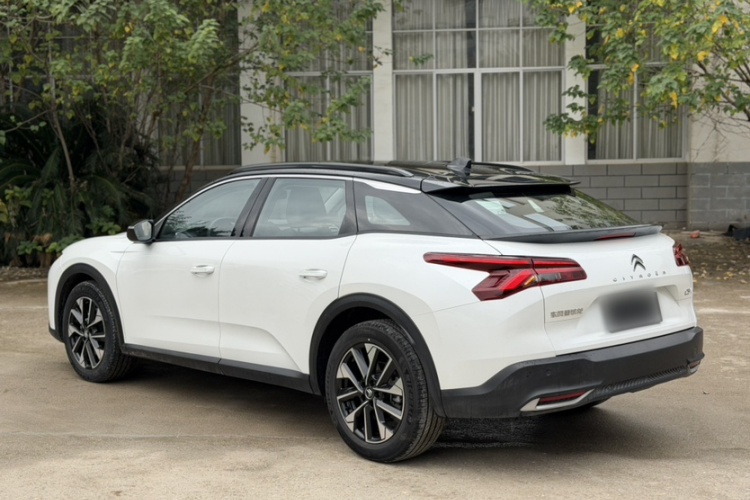 Citroen C5 X 2023 car image #6