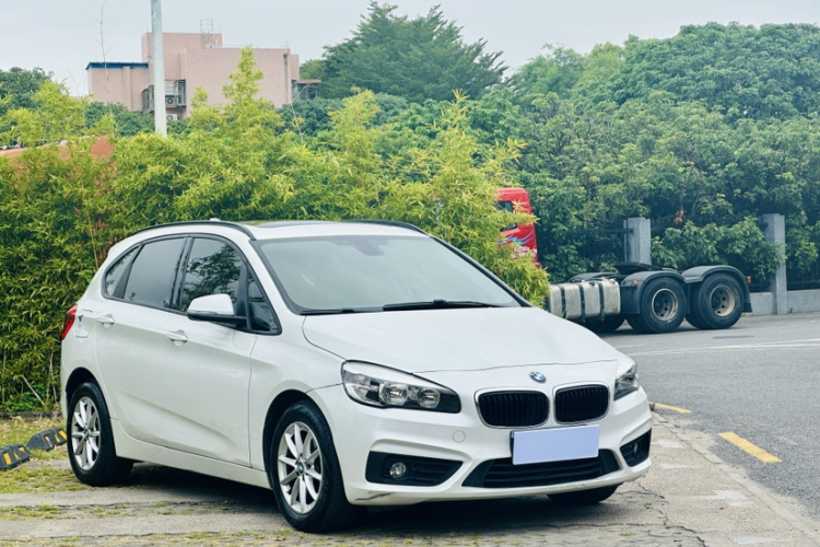 BMW 2 Series Tourer 2017 car image #6