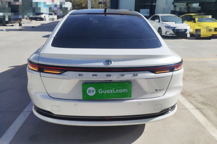 Toyota Crown 2024 immagine di auto #6