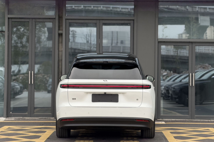 Li i8 2025 изображение автомобиля #6