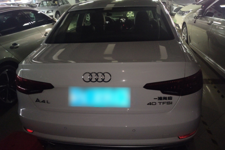 Audi A4 2017 car image #6