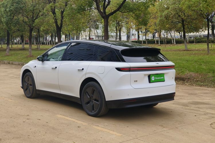 Li i6 2025 صورة سيارة #6