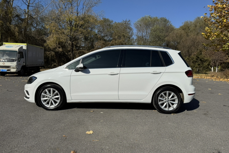 Volkswagen Golf Sportsvan 2020 car image #6