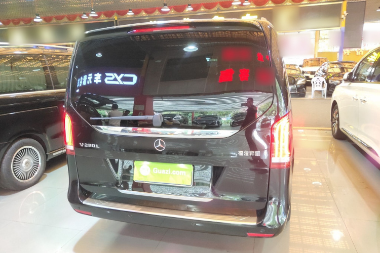 Mercedes-Benz V Class 2020 immagine di auto #6