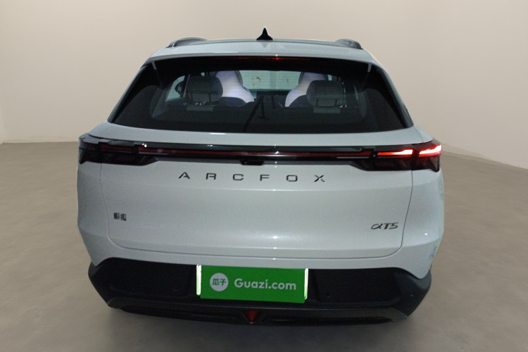ARCFOX极狐 极狐 阿尔法T5 2025 汽车图片 #6