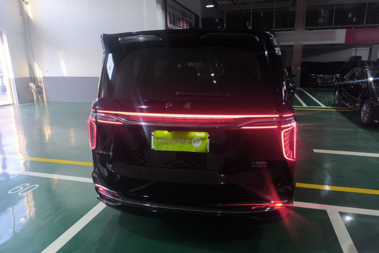 HongQi HQ9 PHEV 2024 #6 HongQi HQ9 PHEV 2024 car image #6