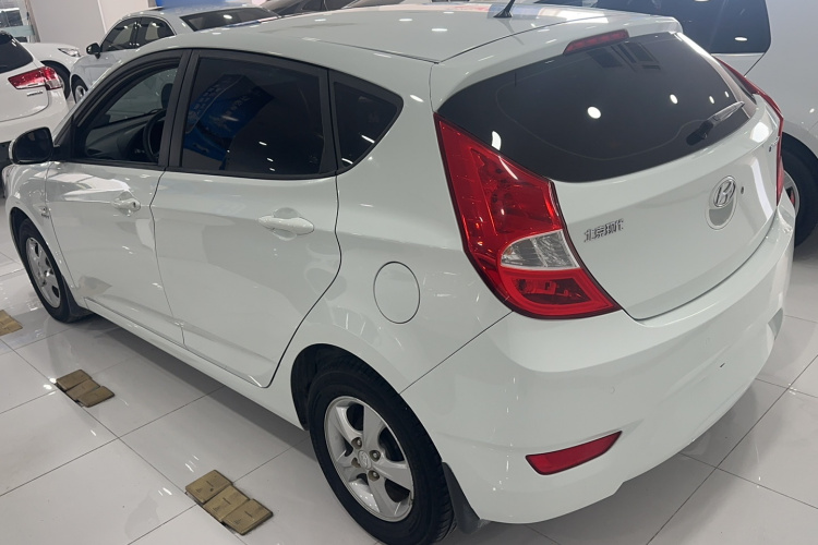 Hyundai Reina Hatchback 2015 #6 Hyundai Reina Hatchback 2015 immagine di auto #6