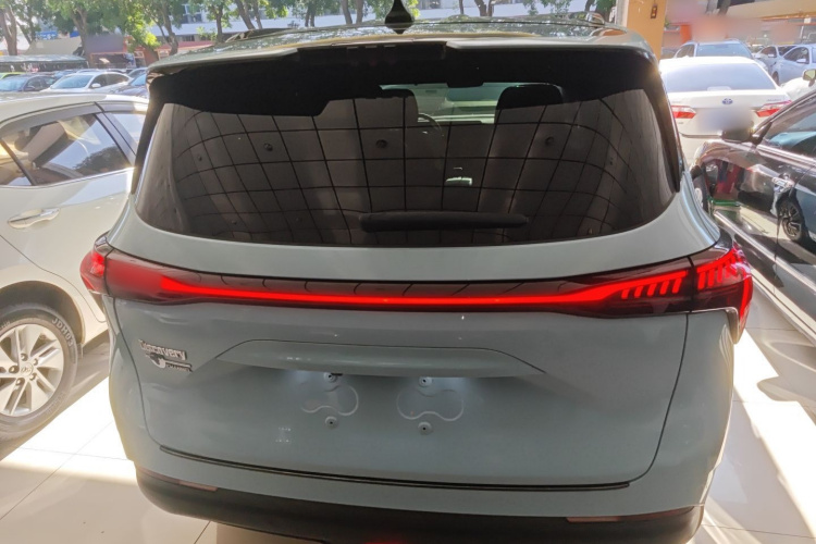 Forthing Yacht 2022 car image #6