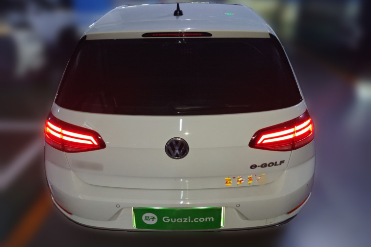 Volkswagen Golf Pure Electric 2020 imagen de coche #6