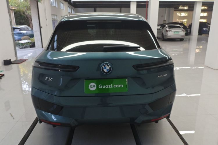 BMW iX 2023 immagine di auto #6