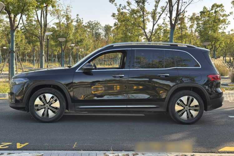 Mercedes-Benz EQB Class 2023 immagine di auto #6