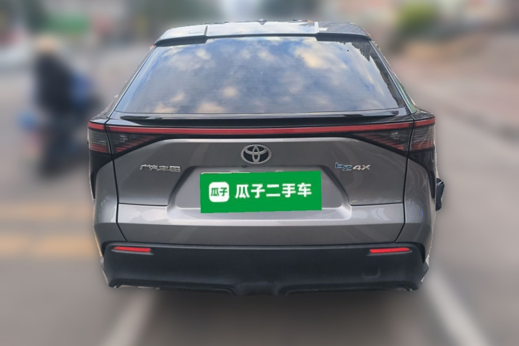 Toyota bZ4X 2023 immagine di auto #6