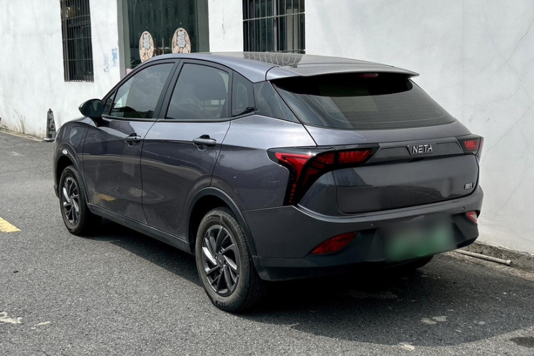 哪吒汽车 哪吒V 2021 汽车图片 #6