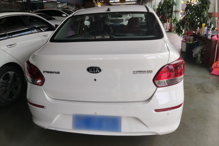 起亚 焕驰 2018 汽车图片 #6