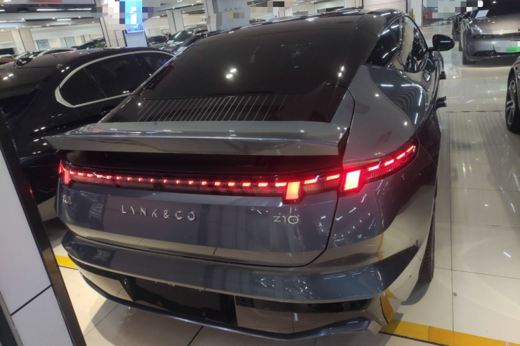 Lynk & Co 2024 #6 Lynk & Co 2024 car image #6