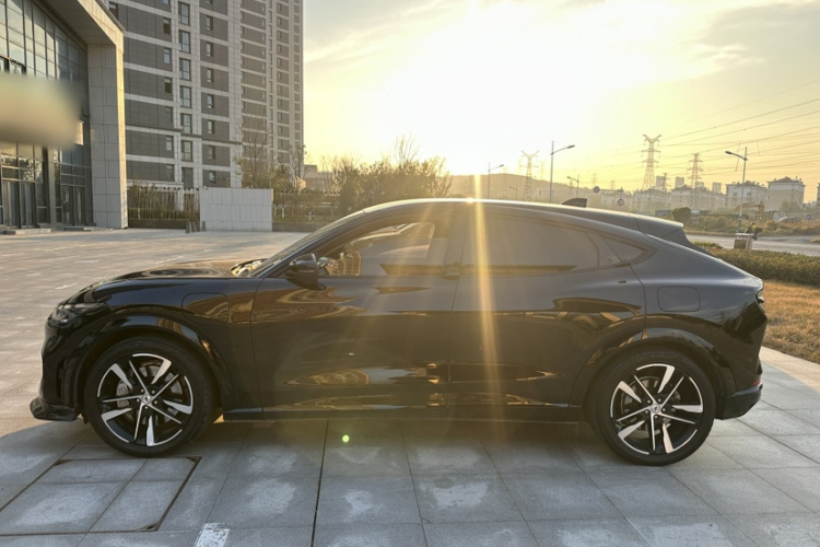 Ford Mustang Mach-E 2023 #6 Ford Mustang Mach-E 2023 car image #6