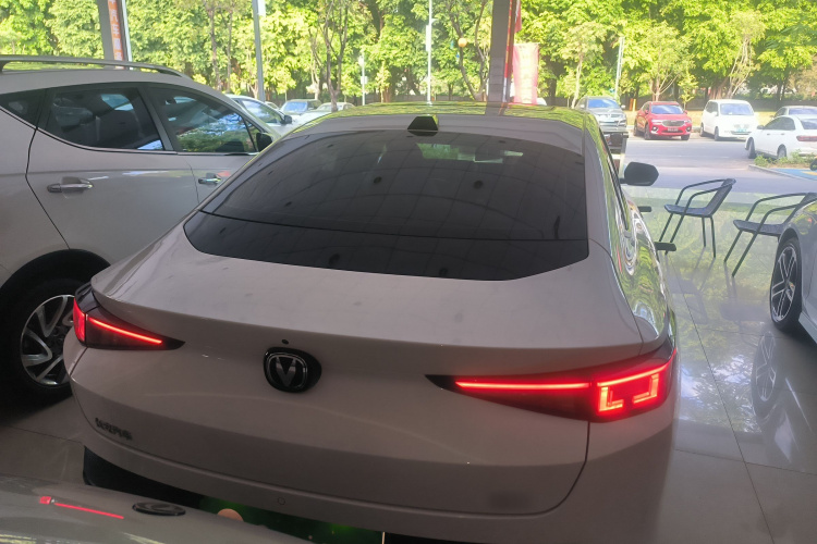 Changan Lamore 2023 #6 Changan Lamore 2023 car image #6