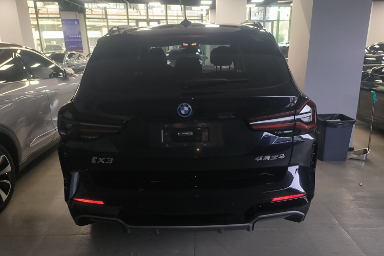 BMW iX3 2024 #6 BMW iX3 2024 car image #6