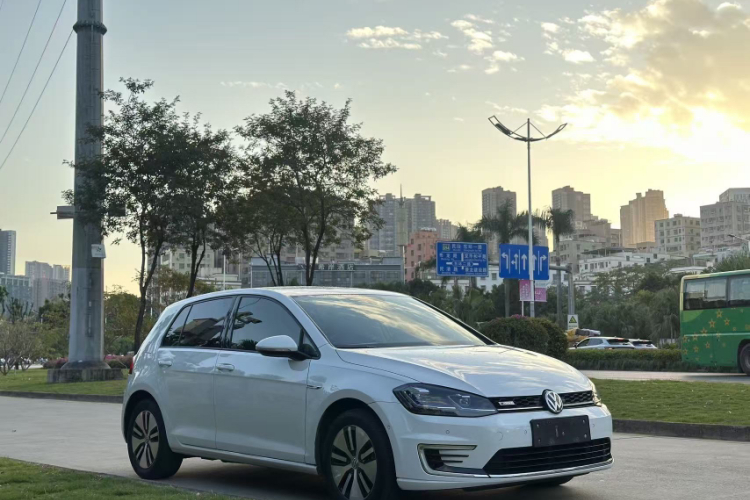 Volkswagen Golf New Energy (Imported) 2018 صورة سيارة #6