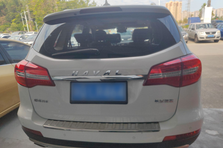 Haval H8 2017 car image #6